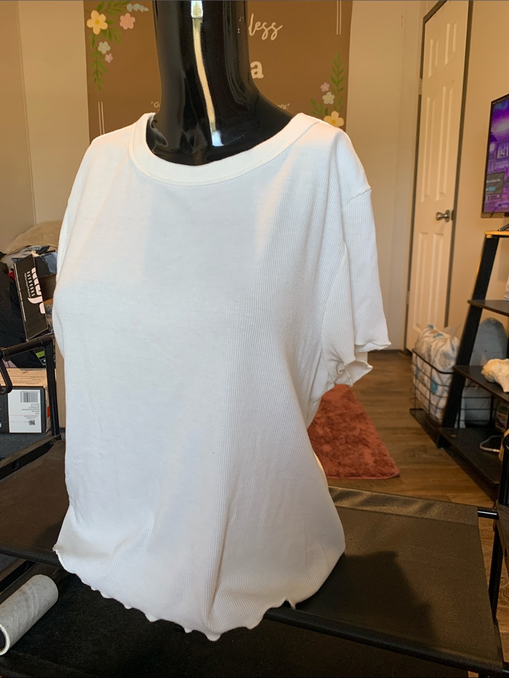 #128 Women's White Ribbed Short Sleeve Tee - Classic Everyday Essential
